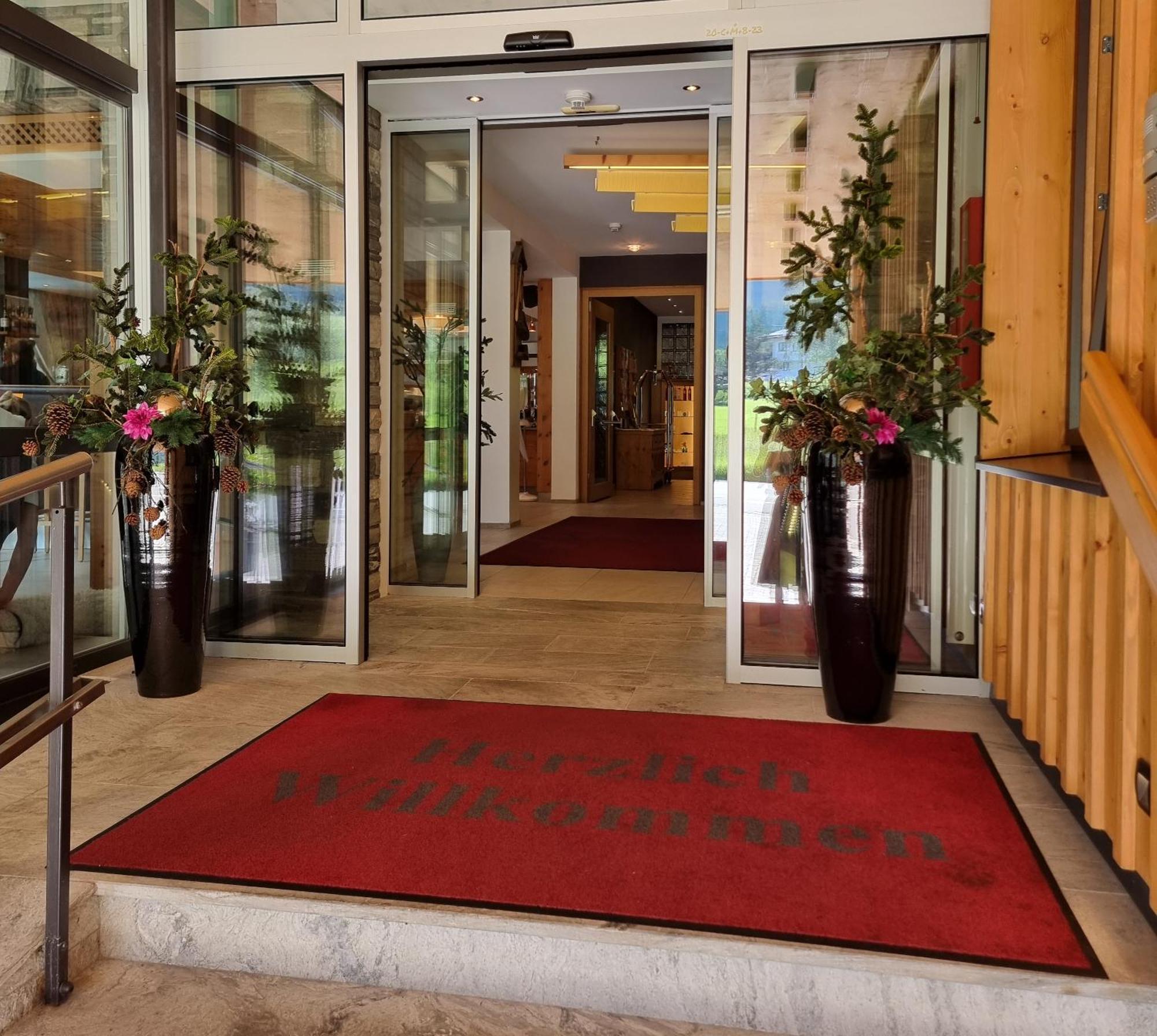 Hotel Alpina ラウリス エクステリア 写真