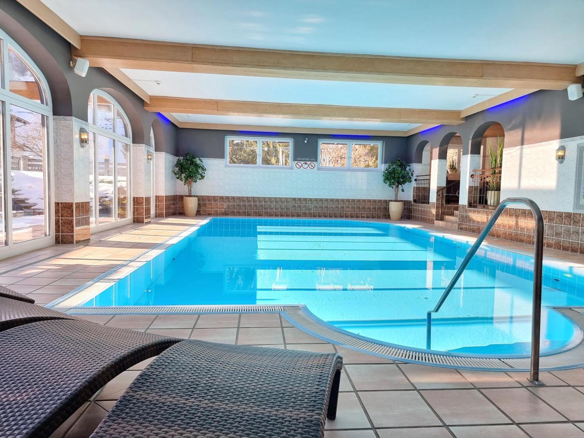 Hotel Alpina ラウリス エクステリア 写真